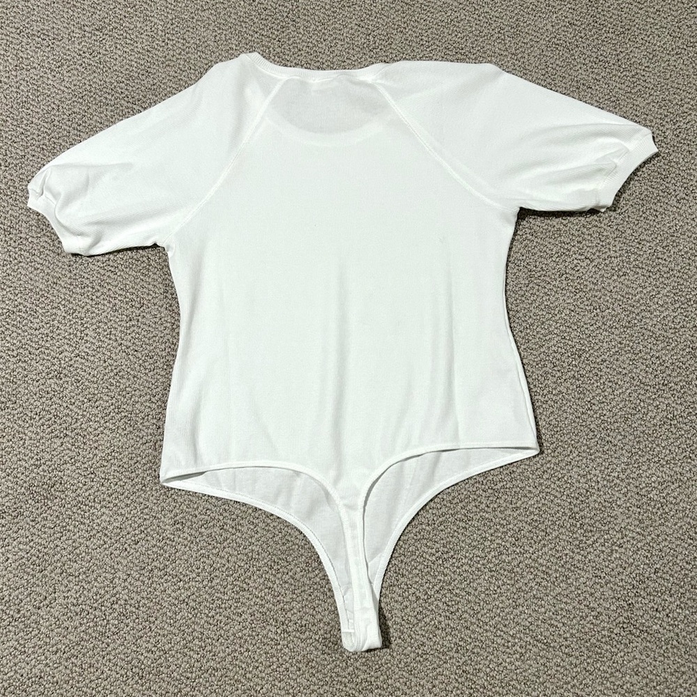 Nwot’s Free People White Short Sleeve Tee/bodysuit